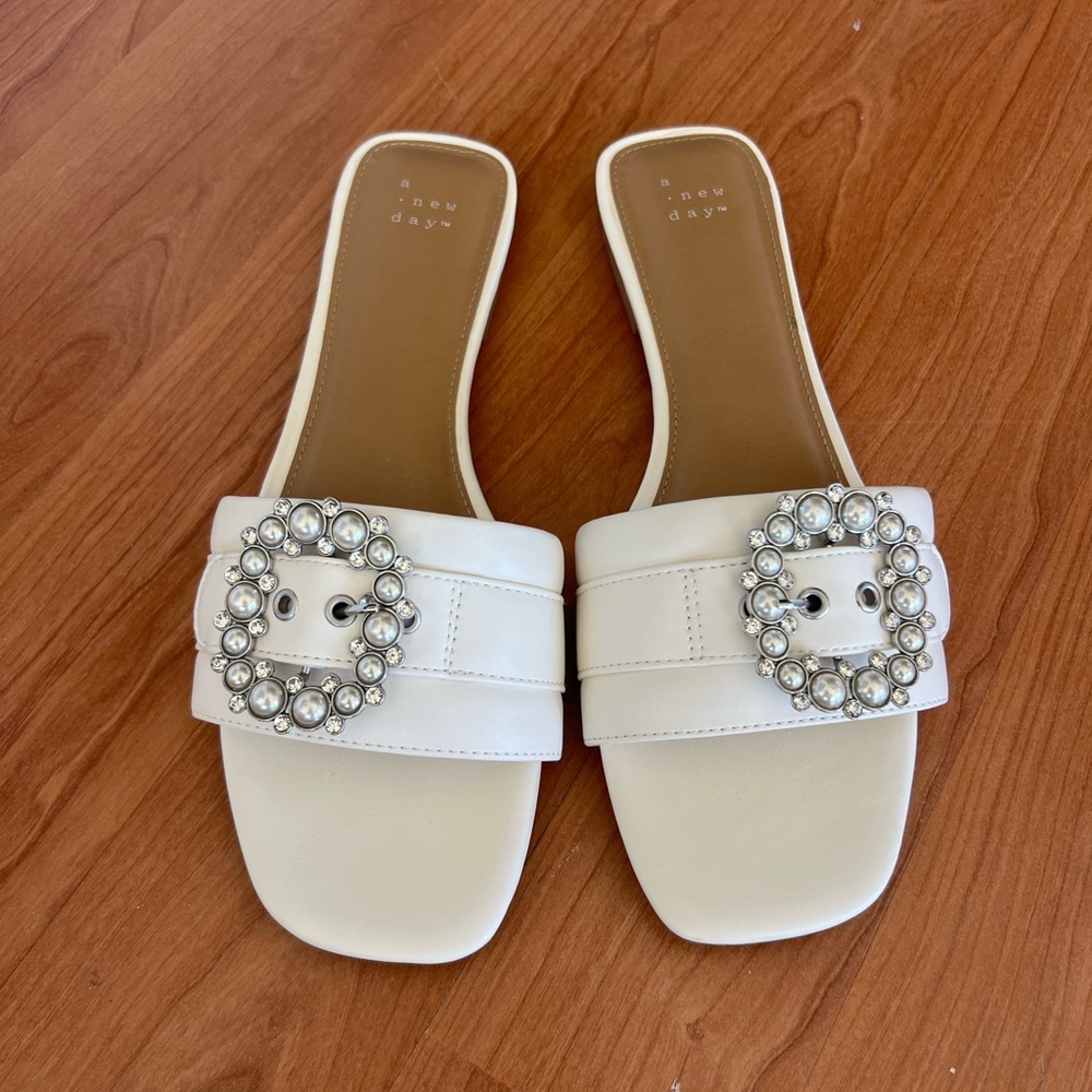 A New Day Cream Slide Sandals with Pearl Accents size 10